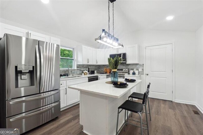 Foto del edificio - 696 Center Hill Ave NW