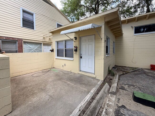 Foto del edificio - 217-219 NW 3rd Ave