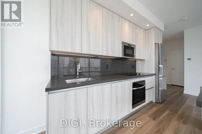 Building Photo - 8 Gloucester St