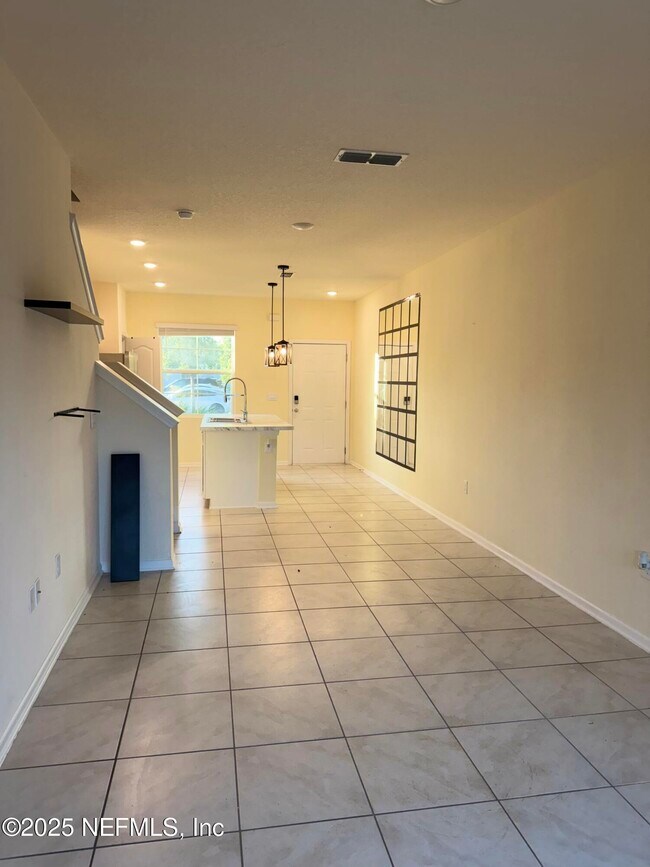 Building Photo - 575 Oakleaf Plantation Pkwy