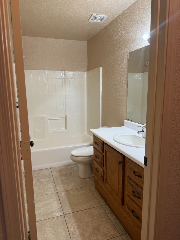 Building Photo - 3515 El Toro Dr