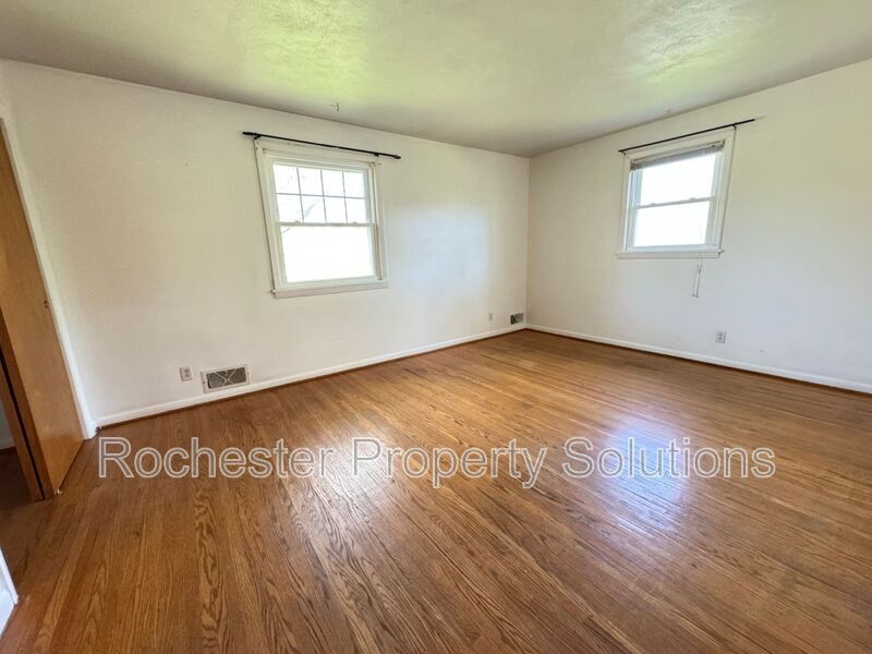 Primary Photo - 2117 Baird Rd