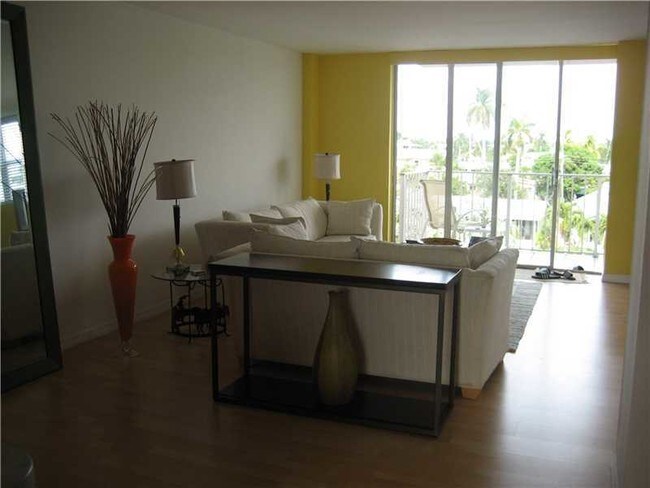 Foto del edificio - 1777 SE 15th St