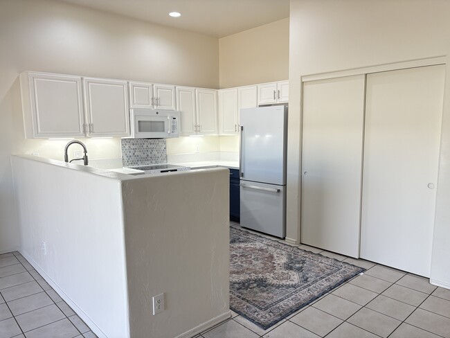 Building Photo - 8519 E Seabury Ct