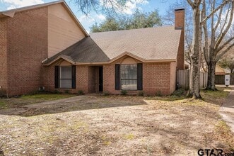 Building Photo - 5901 Hollytree Dr