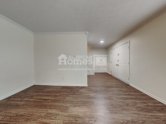 Building Photo - 205 Brookside Drive