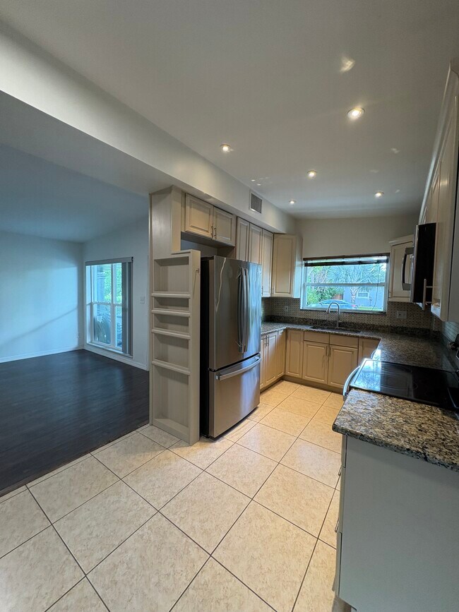 Foto del edificio - 4243 Dartmouth Ave N