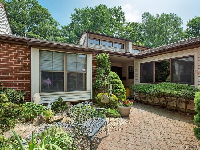 Foto del edificio - 160 Dove Hill Dr