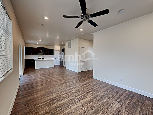 Foto del edificio - 4207 177th St E