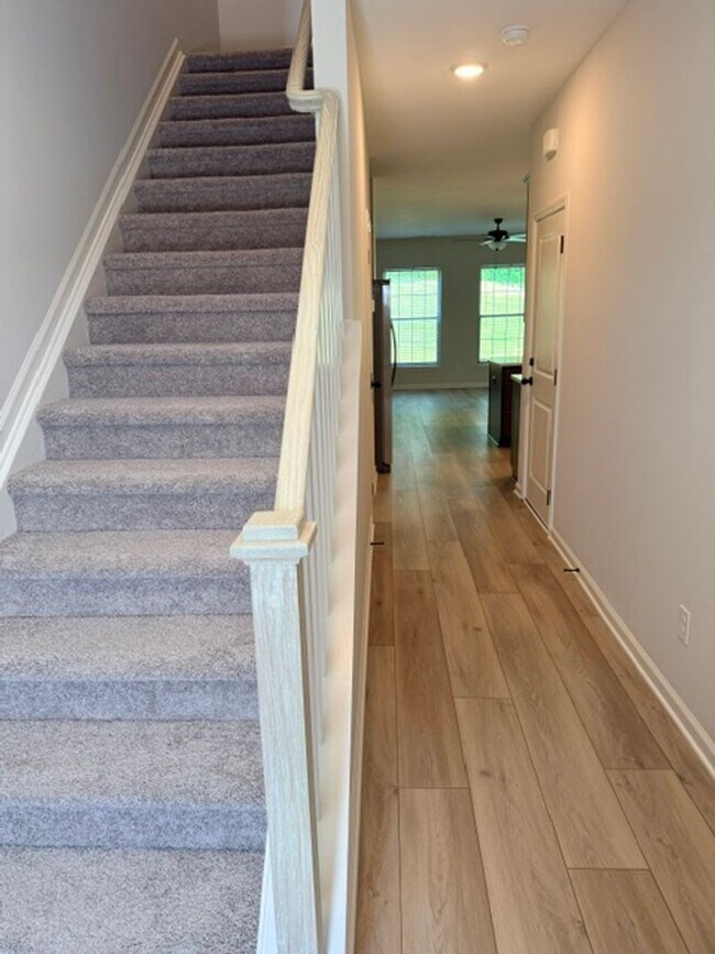 Foto del edificio - Knoxville 37931 - Brand new Townhome (2026 build) 3 Bedrooms, 2.5 baths and a 1-car garage - Cont...