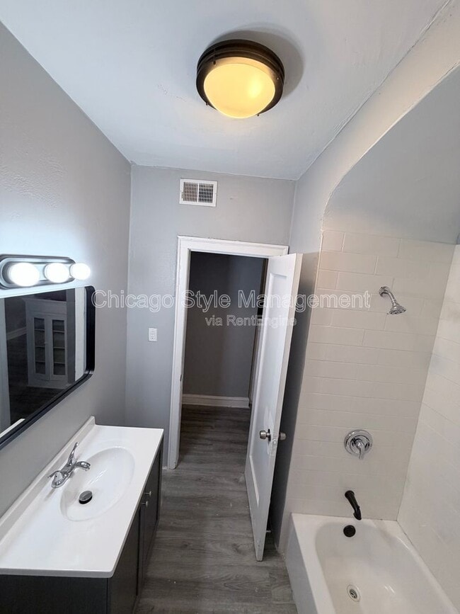 Foto del edificio - 10625 S Calumet Ave