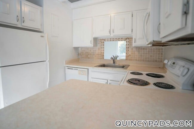 Foto del edificio - 24 Presidential Dr