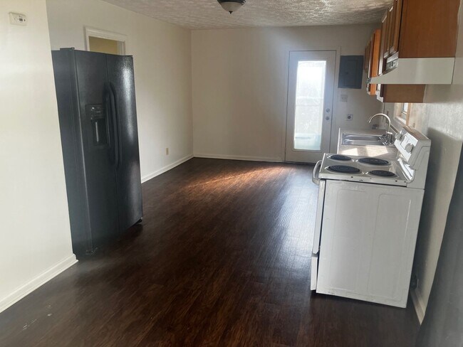 Foto del edificio - ** 3 Bedroom Ranch in Meadowdale **