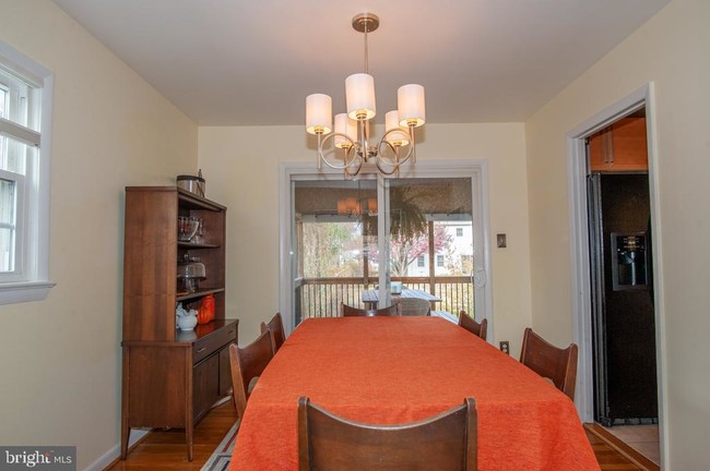 Foto del edificio - 7807 Hayfield Rd