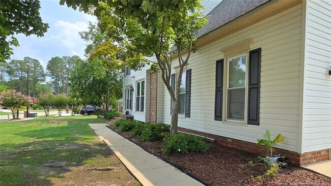 Foto del edificio - 4488 Penhurst Ct