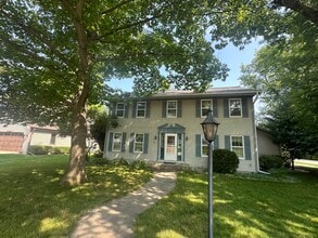 Building Photo - N60W23856 Butternut Ln