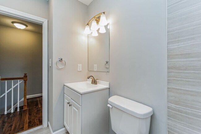 Foto del edificio - Charming 2Bed/1.5Bath Townhome in Dundalk
