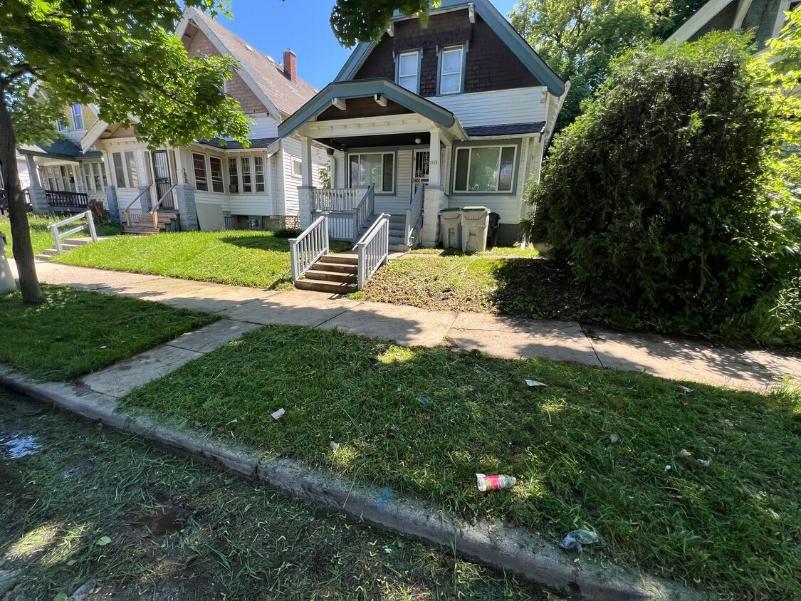 Primary Photo - Single Family Home Available July 1st!