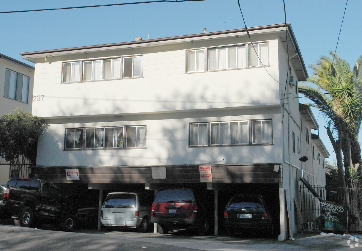 Building Photo - 237 S Westlake Ave