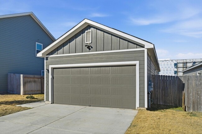 Building Photo - 1106 Cattail Ln