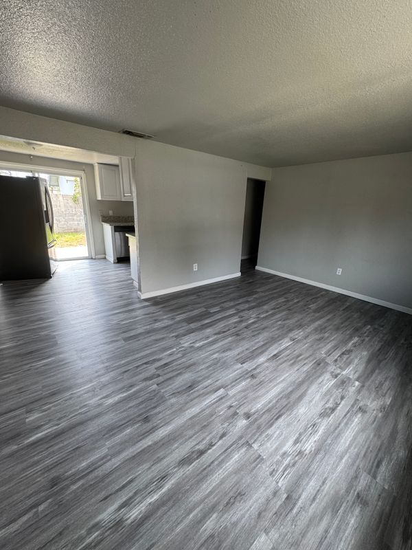 Building Photo - 672 Las Palmas Ave