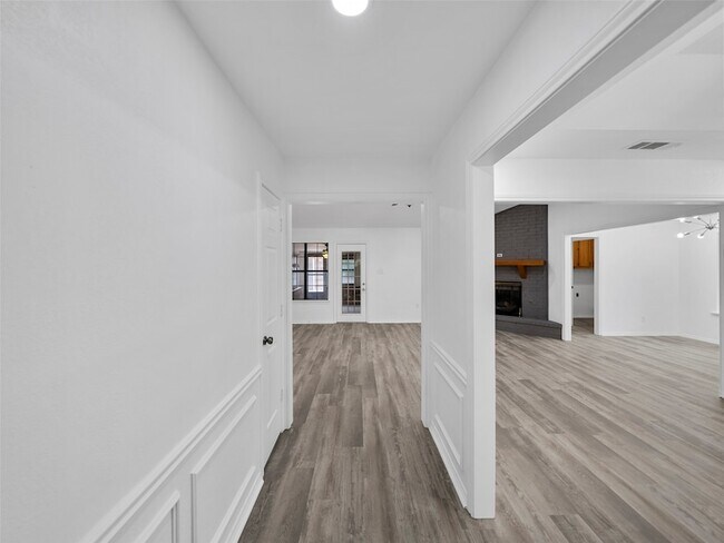 Foto del edificio - 2219 N Lake Trail