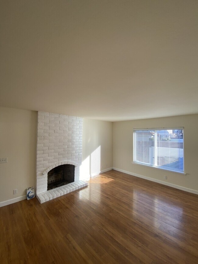 Foto del edificio - 1137 Corrie Ln