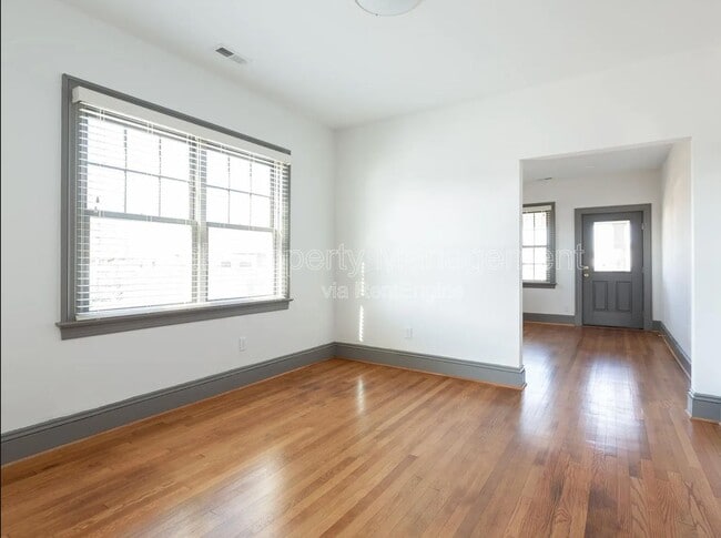 Photo - 2010 Maury St Apartment