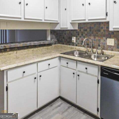 Building Photo - 291 Country Club Dr