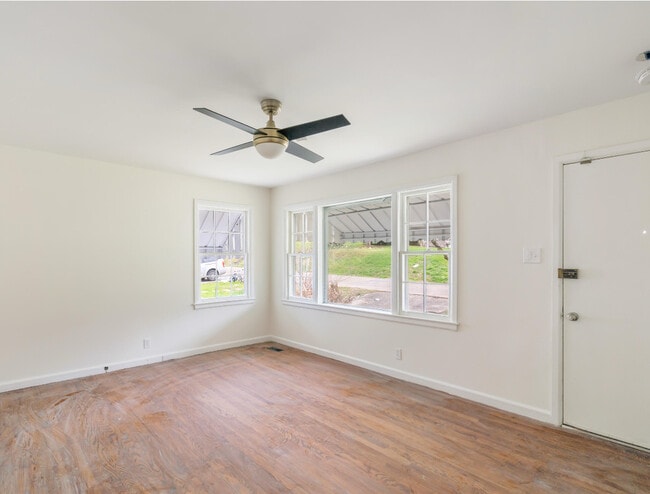 living room - 702 Ben Hur Ave