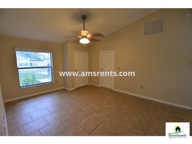 Nice 4 bedroom 2 bathroom with 2 car garag... photo'