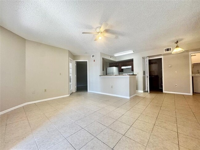 Building Photo - 401 Fountainhead Cir