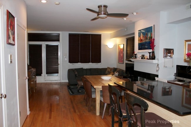 Foto del edificio - 2319 N Hamilton Ave