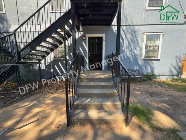 Foto del edificio - Ground-Floor 2-Bedroom Apartment in Irving – $300 Off 2nd Month! Comfortable Living in a Prime Lo...