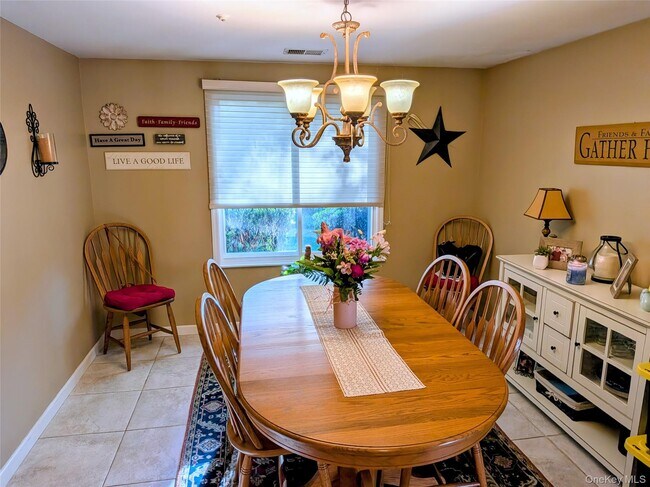 Foto del edificio - 785 Blue Ridge Dr