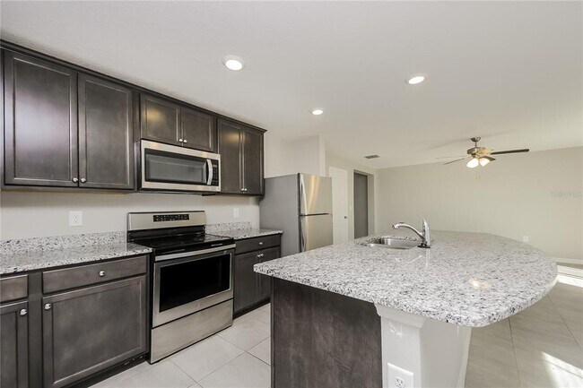 Building Photo - 204 Fig Ct