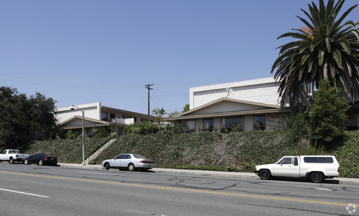 Primary Photo - Hillside Terrace Apartments