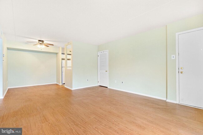 Building Photo - 6215 Hilltop Dr