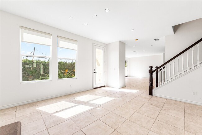Building Photo - 7292 Ainsley Dr