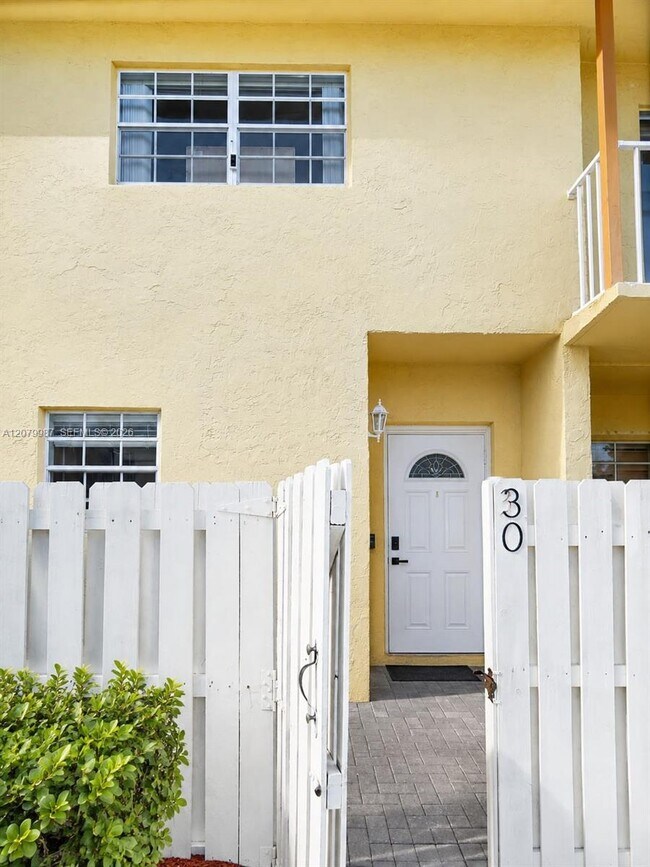 Building Photo - 8320 SW 154th Ave