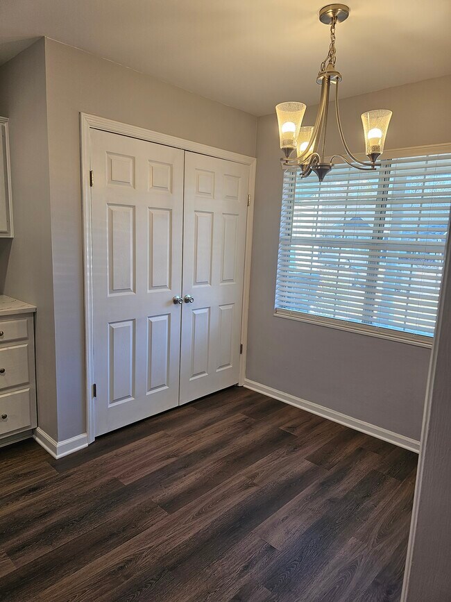 Building Photo - 3511 Wildewood Dr