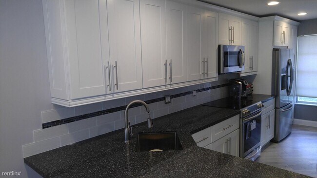 Foto del edificio - 2 br, 2.5 bath House - 1241 NW 18th Ave Ap...