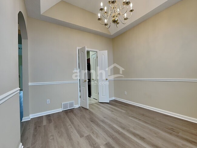 Foto del edificio - 10162 Lynham Dr