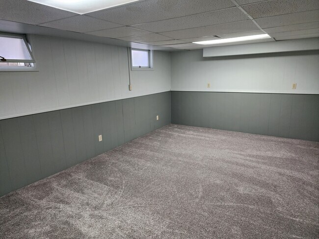 Bedroom - 270 Roosevelt Ln