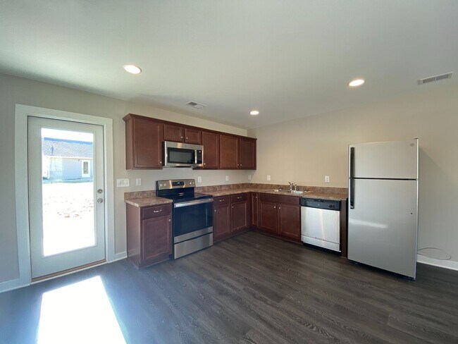 Foto del edificio - Home for Rent in Talladega, AL... COMING S...
