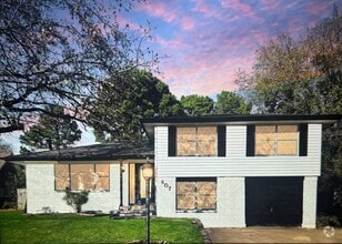 Building Photo - 607 Oklahoma Ave
