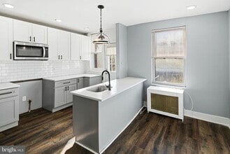 Building Photo - 6520 Ross St