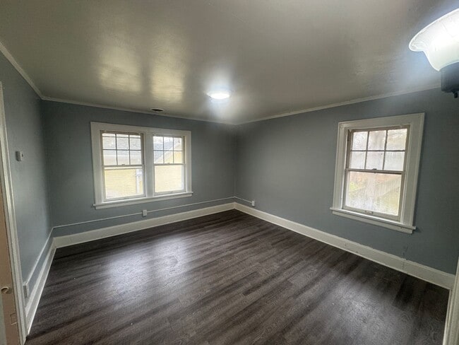 Building Photo - 624 W Lasalle Ave