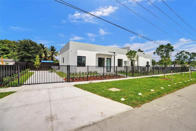 Foto del edificio - 5145 E 3rd Ave