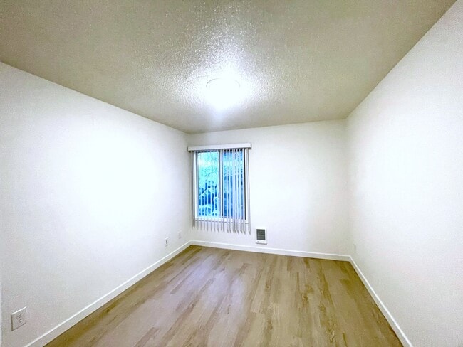 Interior Photo - Crestview